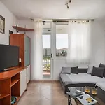 Lucy In Apartment Split